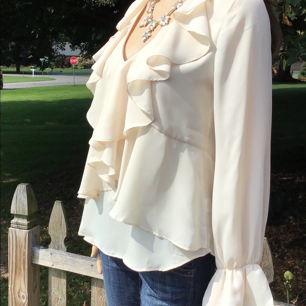 VINTAGE LOOKING IVORY LAYERED  RUFFLE BLOUSE - Picture 5 of 7